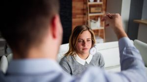 Perbedaan psikolog dan psikiater